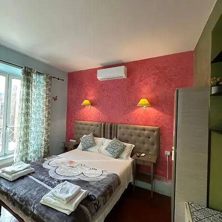 Signor Colosseo Oda ve Kahvaltı