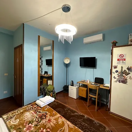 Signor Colosseo Rome