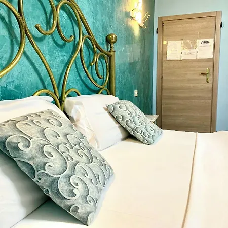 Signor Colosseo Couette-café 3*